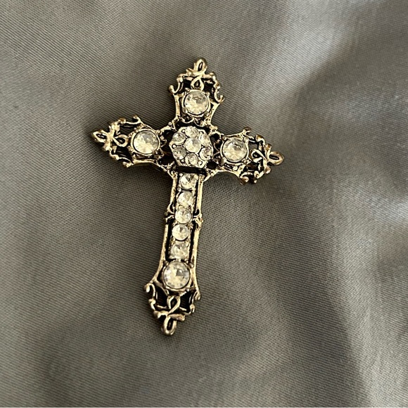 Silver Cross CZ Pin Brooch - Picture 2 of 9
